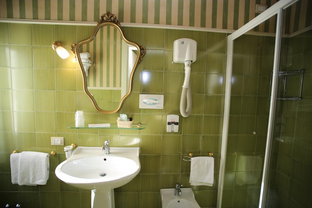 Hotel Gennarino Livorno Camera foto