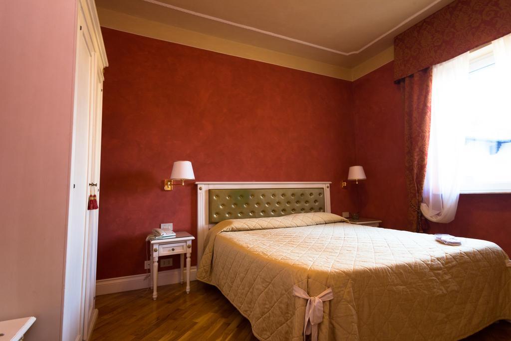 Hotel Gennarino Livorno Camera foto