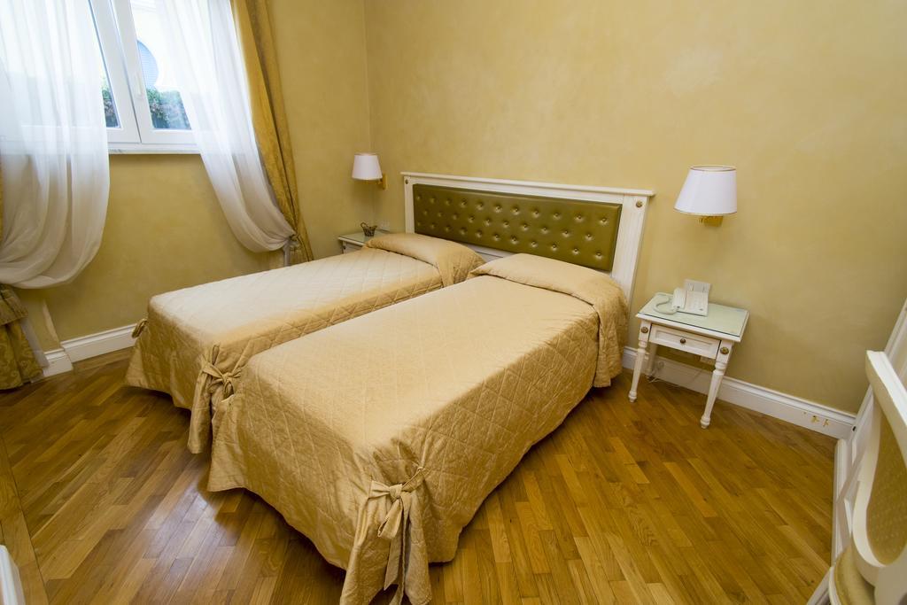 Hotel Gennarino Livorno Camera foto