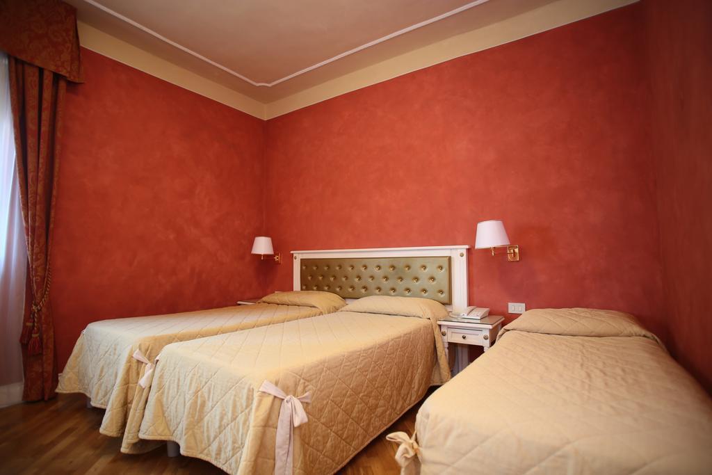Hotel Gennarino Livorno Camera foto