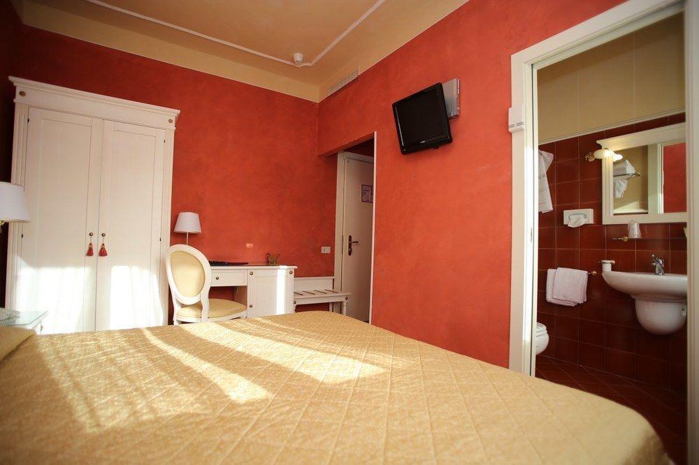 Hotel Gennarino Livorno Esterno foto