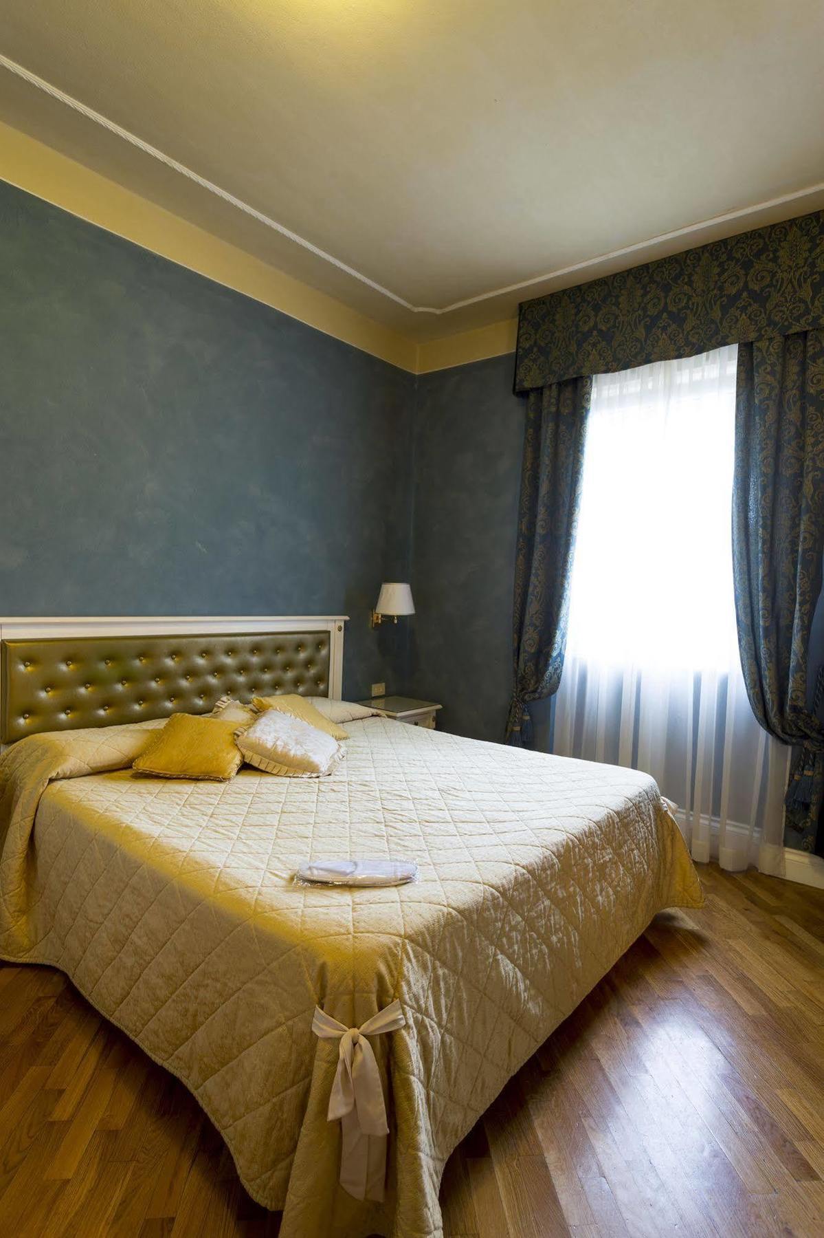 Hotel Gennarino Livorno Esterno foto