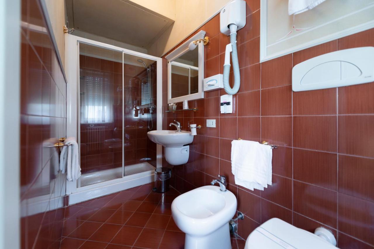 Hotel Gennarino Livorno Esterno foto